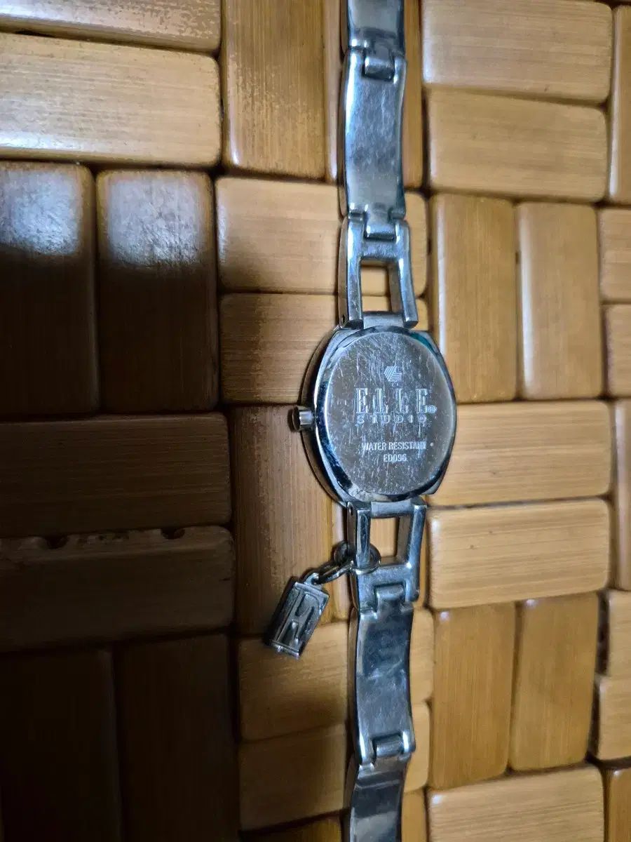  ELLE レディース ヴィンテージ メタル Tシャツ 金属ベルト 時計