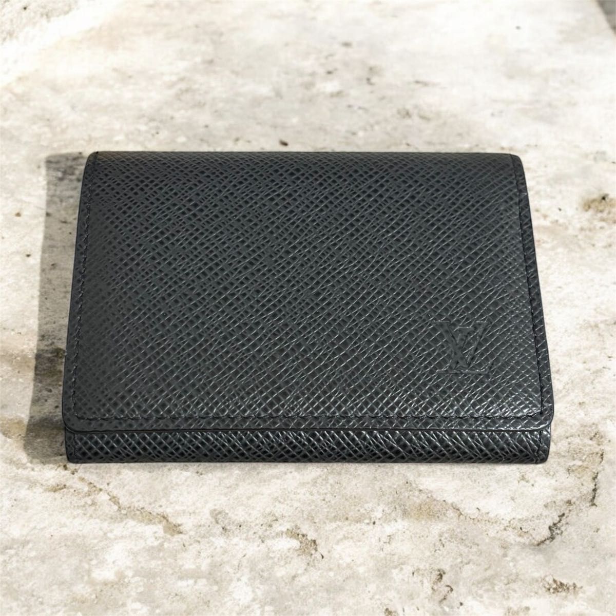 ルイヴィトン アンヴェロップ・カルト ドゥ ヴィジット タイガ カードケース 黒 LOUIS VUITTON（ルイ・ヴィトン） ヴィトン タイガ アンヴェロップ