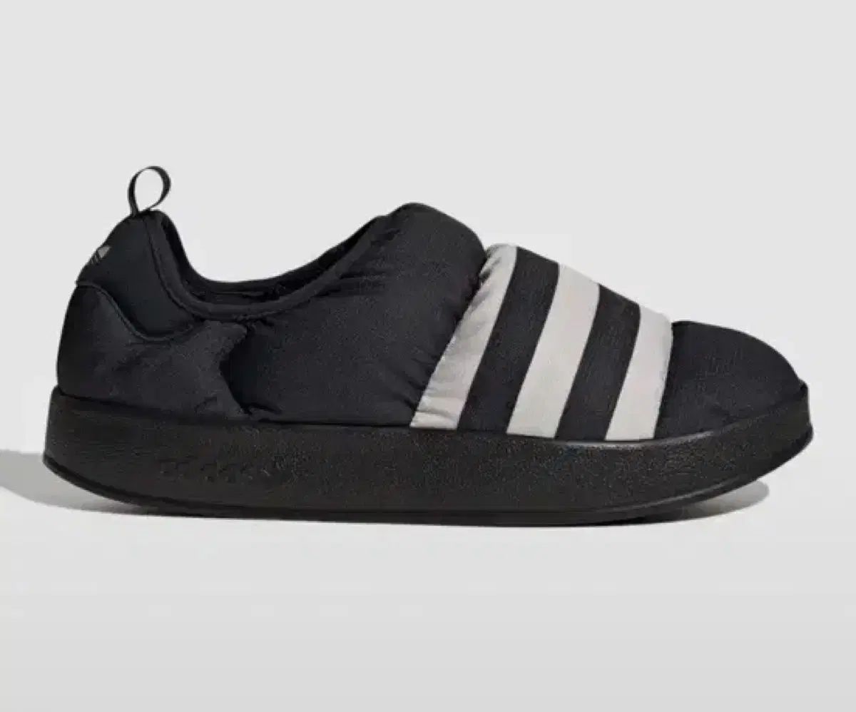 価格制限あり アディダス ダウンシューズ