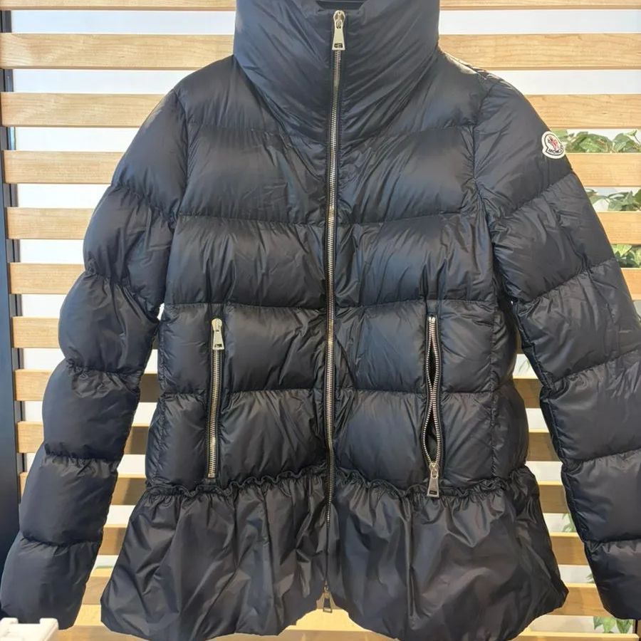 美品 MONCLER ANET フリル ダウンジャケット ブラック 黒 Mサイズ相当