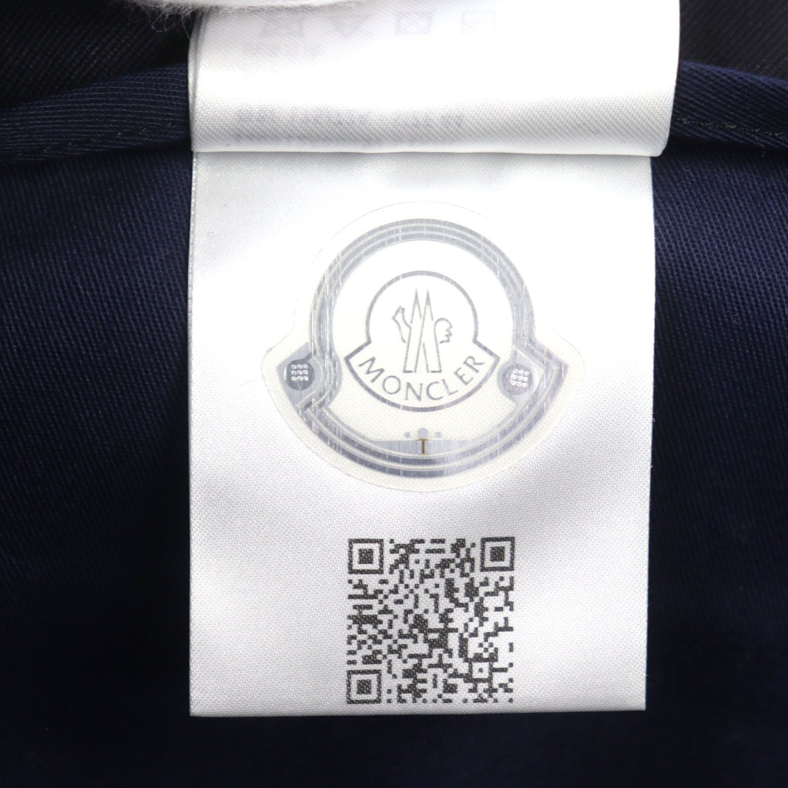 極美品○MONCLER モンクレール 2023年製 I20912A00037 54ANL PANTALONE SPORTIVO ウール100% ロゴワッペン付き スラックス ネイビー 44 正規品 メンズ