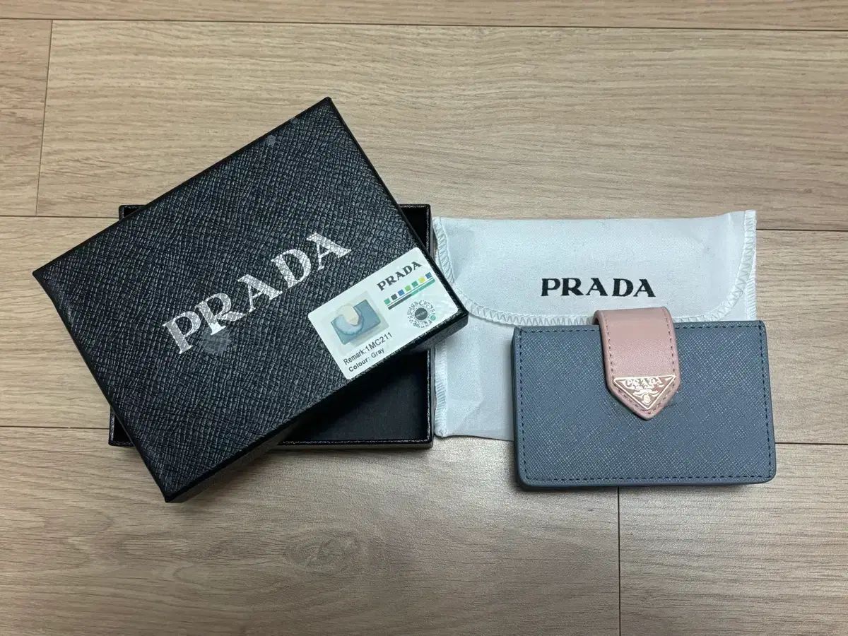 PRADA プラダ 宇田川 あこ アコーディオン カードウォレット グレー ピンク