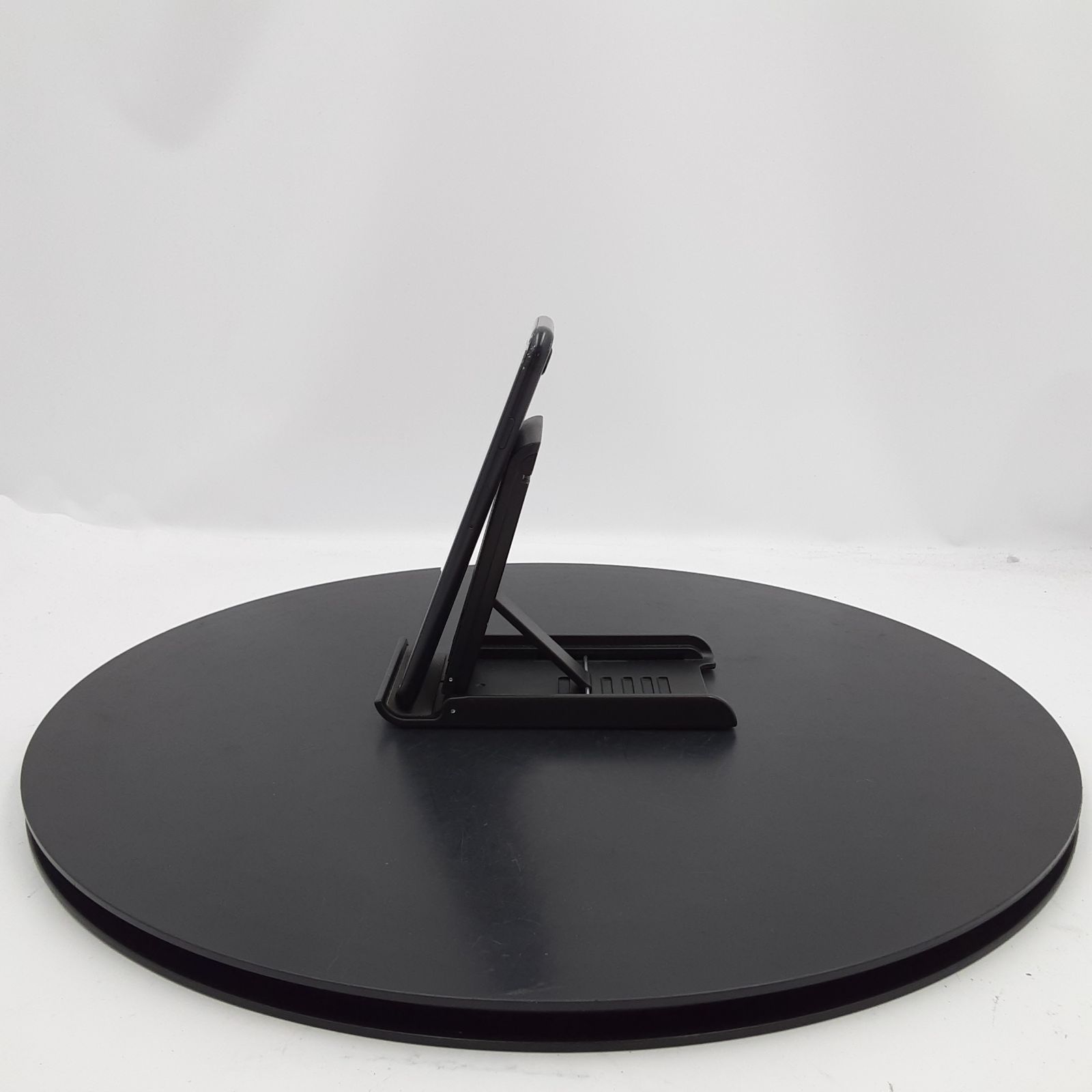 ☆液晶割れ/一部動作確認済み☆Apple iPhone SE 第2世代 64GB MHGP3J/A