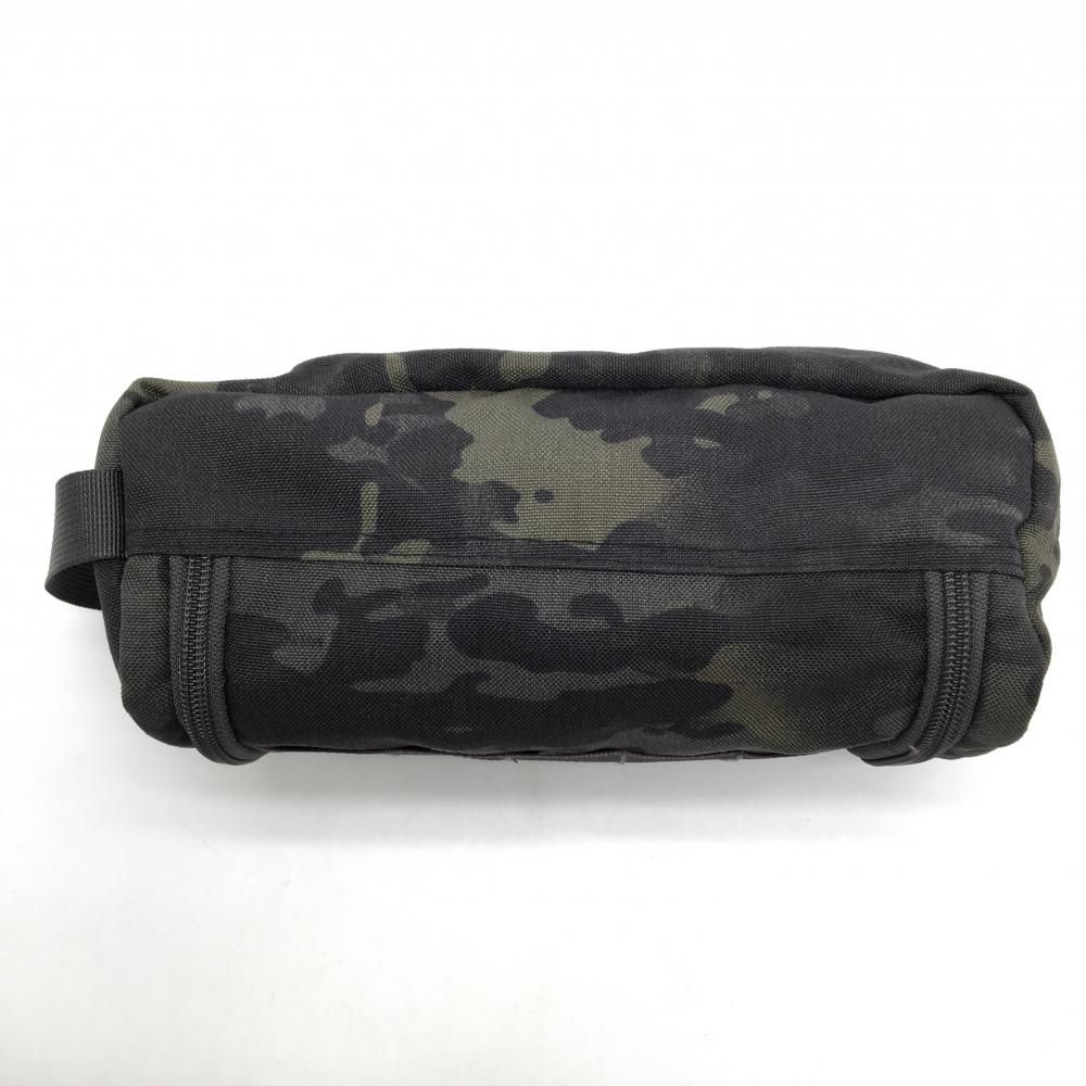 ダークグリーン 黒