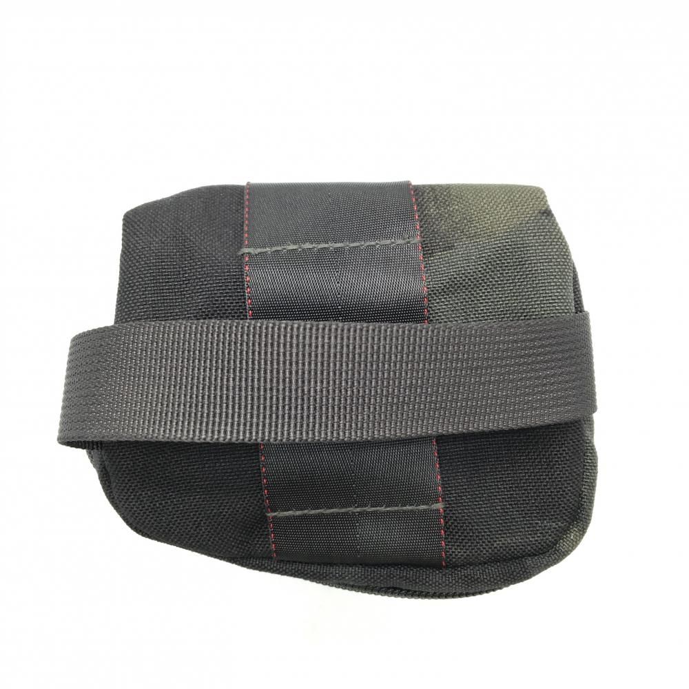 ダークグリーン