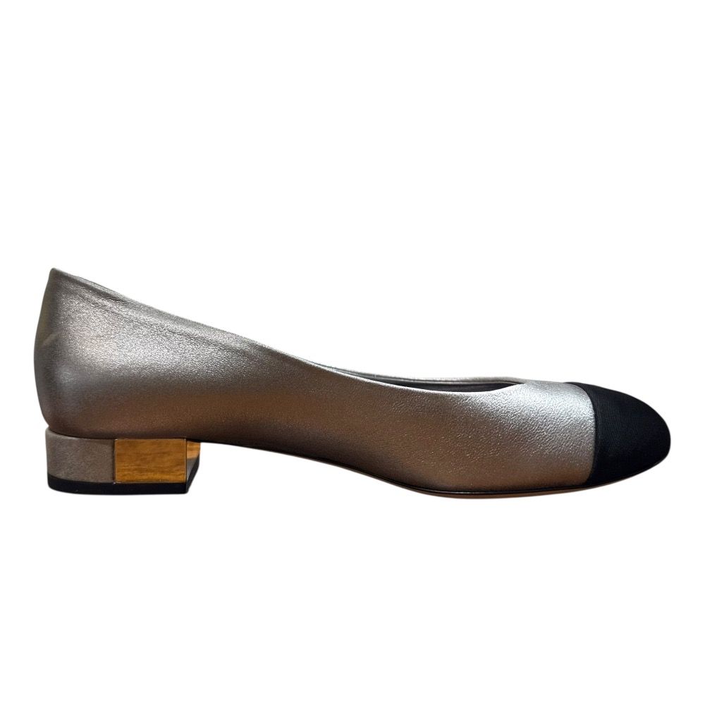 M3933 CHANEL シャネル ココマーク バイカラー パンプス 36 美品 CHANEL シャネル ココマーク ローヒール バイカラーパンプス 36