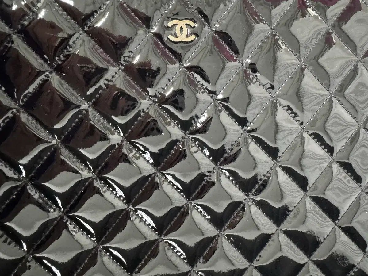 CHANEL シャネル クラッチバッグ ブラック ペンダント