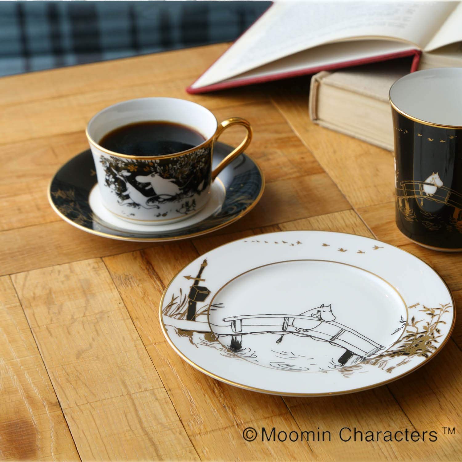  Noritake ノリタケ カップ ＆ ソーサー コーヒー ティー 兼用 245 cc ムーミン ムーミン谷の彗星 1客 黒 ボーンチャイナ TG 93686 N-090 L デミタスカップ コーヒー ティーカップ
