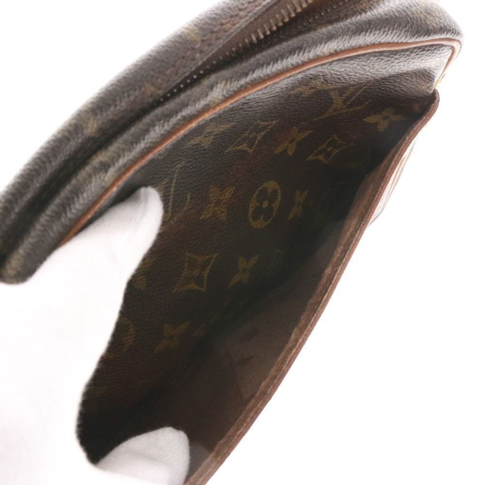 クラッチバッグ