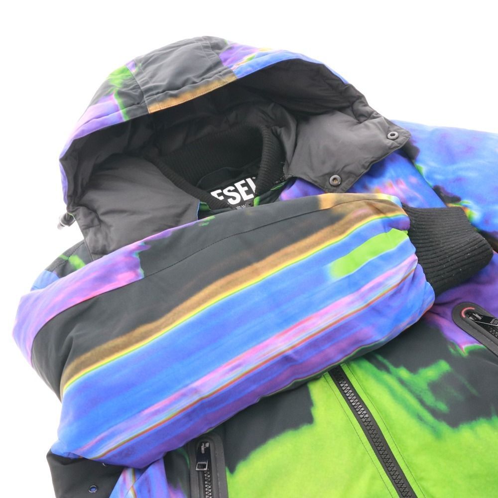 DIESEL ナイロンプリントジャケット　マルチカラー DIESEL（ディーゼル）の「レディース ナイロン プリント ジャケット