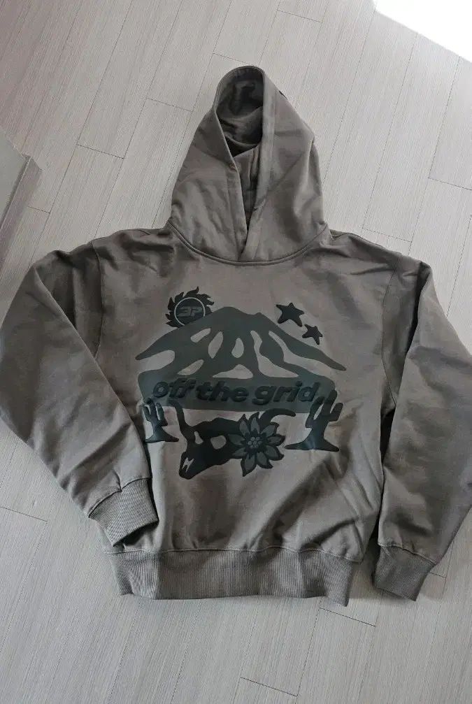 Broken Planet フーディー M