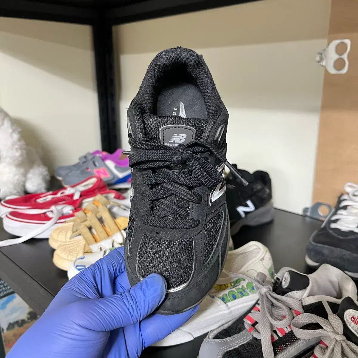 ブラック スニーカー