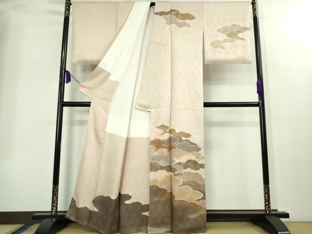 ● 上 皇室献上作家 藤井寛 訪問着 駒刺繍 雲重ね 灰桜色地 金彩 kh 6