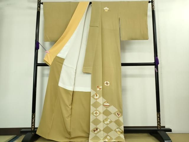 上 銀座 志ま亀 訪問着 宝尽くし 縮緬地 木蘭色地 たとう紙付き kh 6