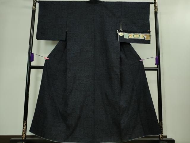 ● 上 本場結城紬 重要無形文化財 100亀甲 吉祥文 濃藍色地 証紙付き kh 6