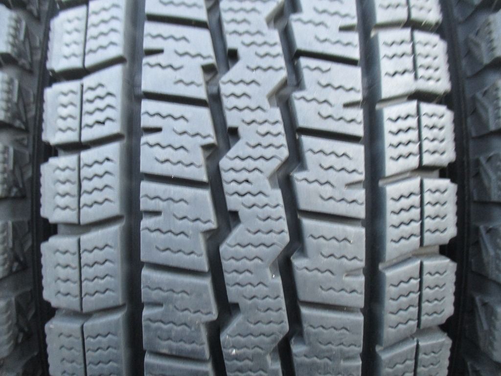 01 スタッドレス