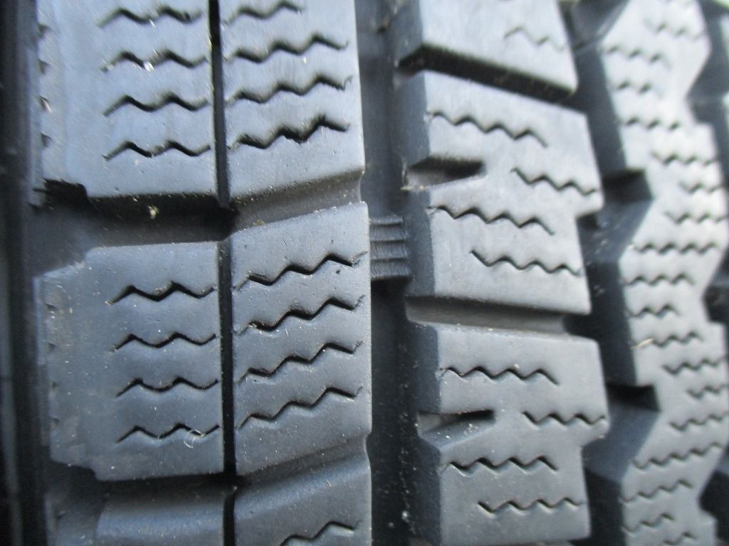 01 スタッドレス