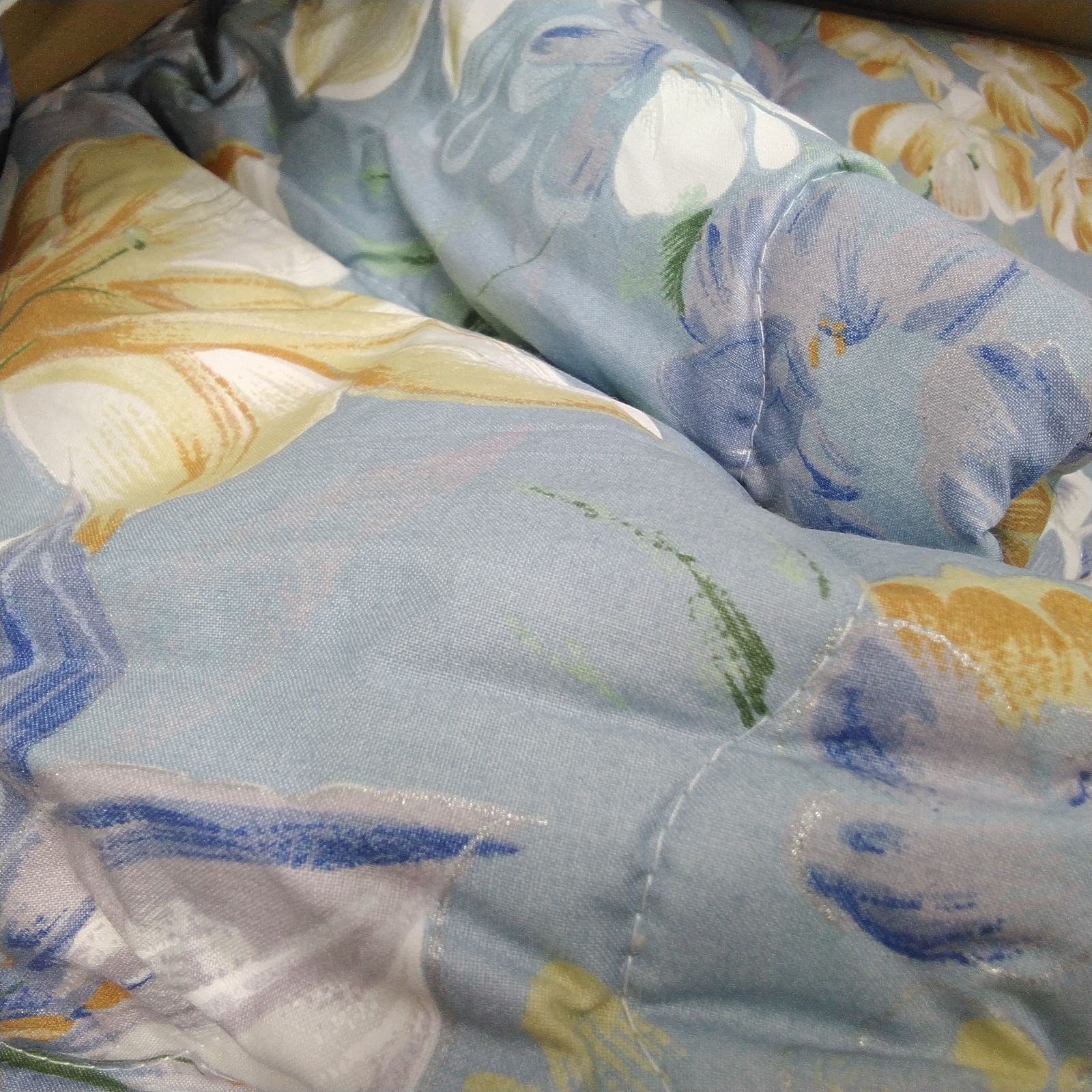 京都西川　シルク入り肌かけ布団 訳あり品】京都西川 シルク入合繊掛ふとん (肌) サイズ140cm×190cm ※箱