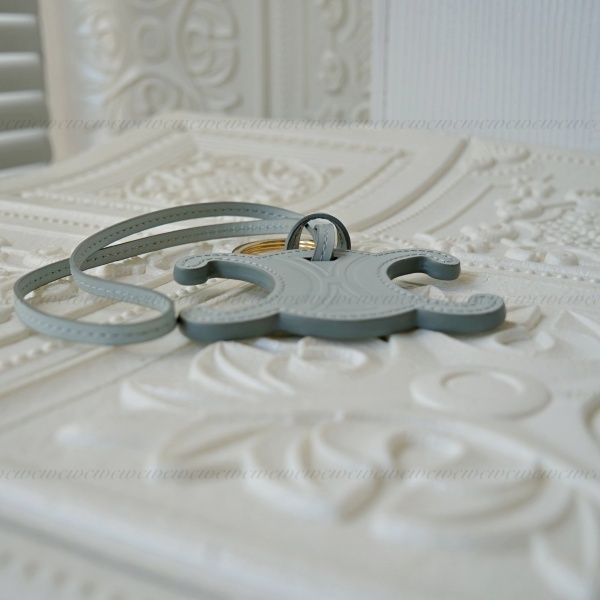  ギフト包装無料 セリーヌ キーリング付きのかわいいバッグチャーム .29 AGレディース女性プレゼントギフトショップ袋付き お祝い プレゼント その他 小物