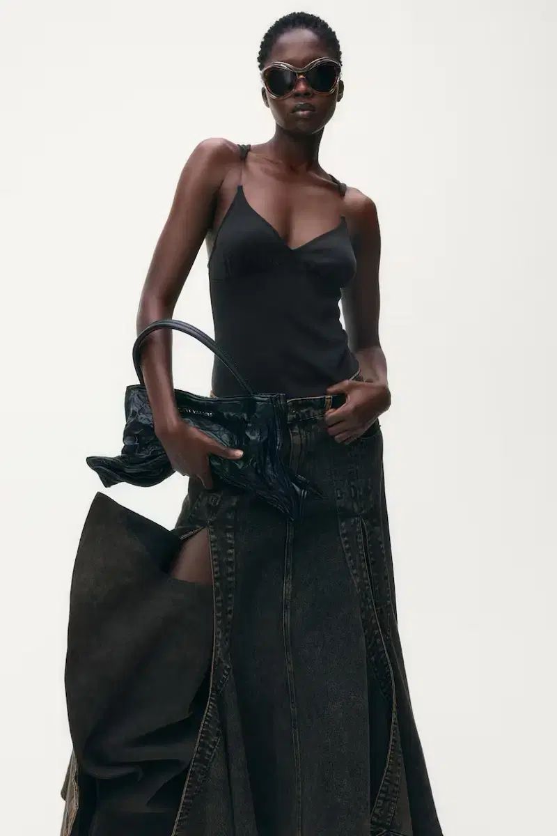 H M グレンマーティン スリーブス トップス ノースリーブ ブラック 半袖(Tシャツ) Tシャツ カットソー トップス