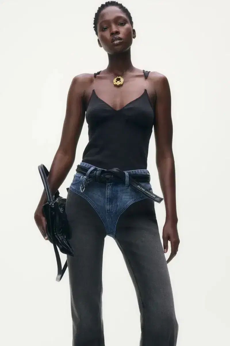 H M グレンマーティン スリーブス トップス ノースリーブ ブラック