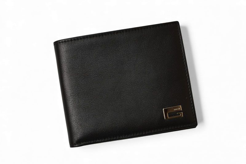 グッチ 財布 二つ折り財布 GUCCI メンズ 札入れ レザー ブラック 034.1408