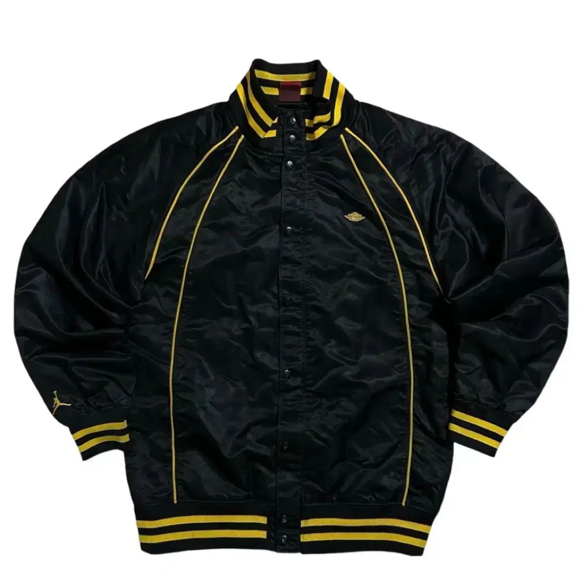 ジョーダン ウィングロゴ ブラック ナイロン サテンジャケット 95