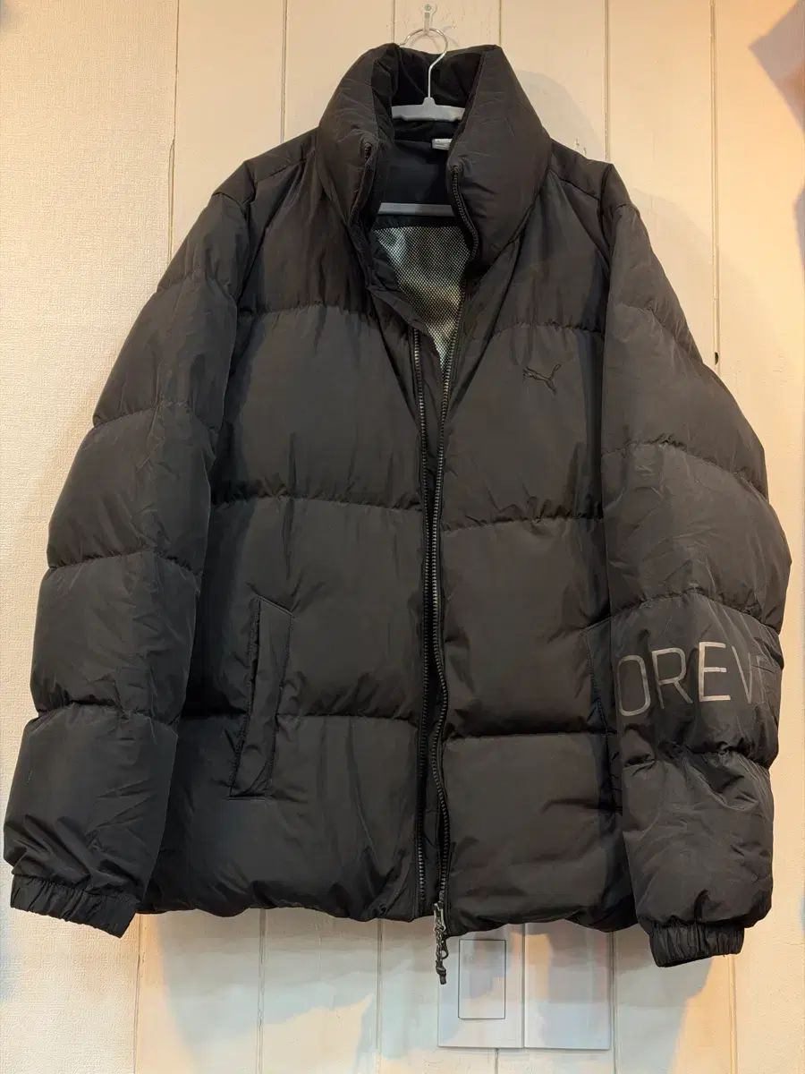 プーマ ブラック ダウン アウター