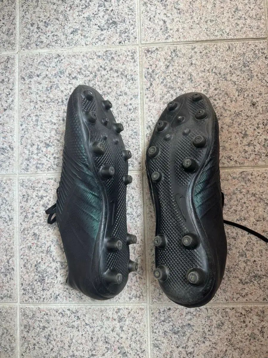 ナイキ FANTOM ヴェノム AG 285