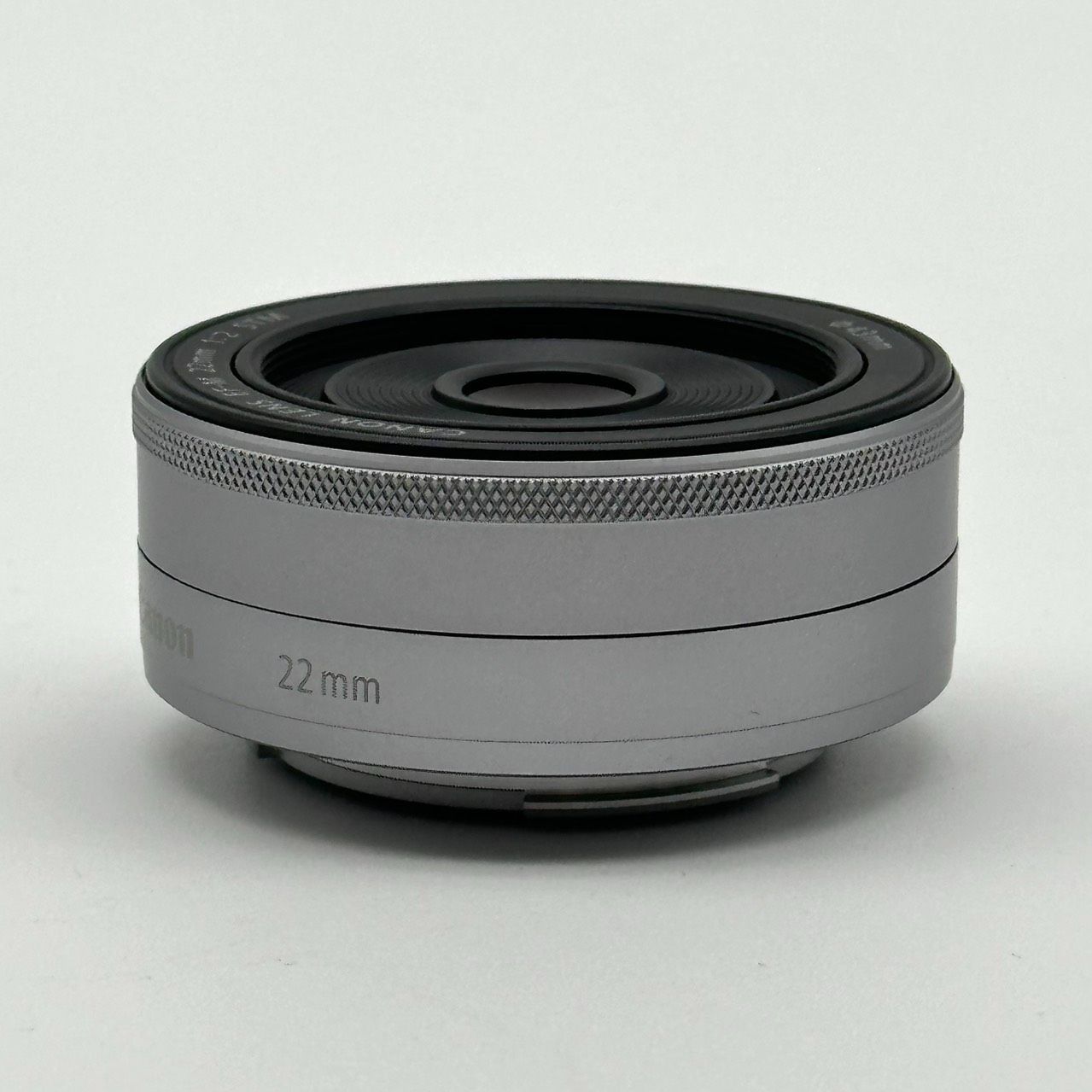 Canon 単焦点広角レンズ EF-M22mm F2 STM シルバー #2511272 - メルカリ