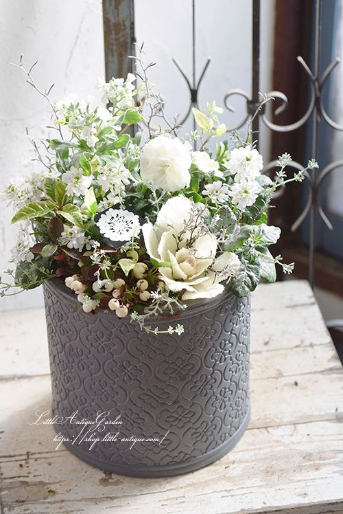 LittleAntiqueGardenの育てるアレンジメント スノーホワイト＊雪をイメージした白い冬の寄せ植えギャザリング