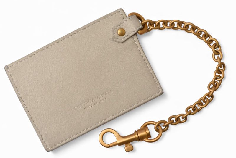 ボッテガヴェネタ カードケース|フラグメントケース BOTTEGA VENETA チェーン付 レザー クリーム