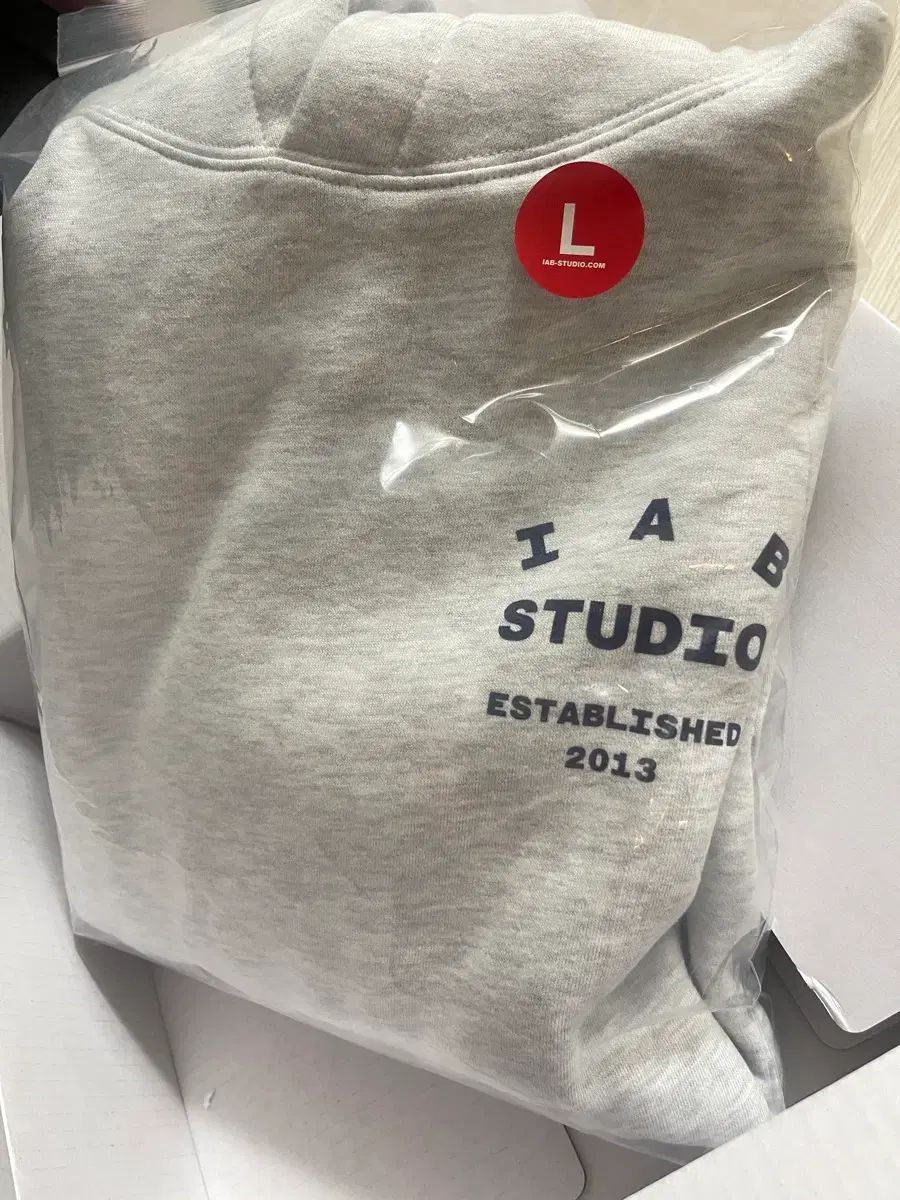 IAB Studio アイエプスタジオ 25 WHO フード L 新品