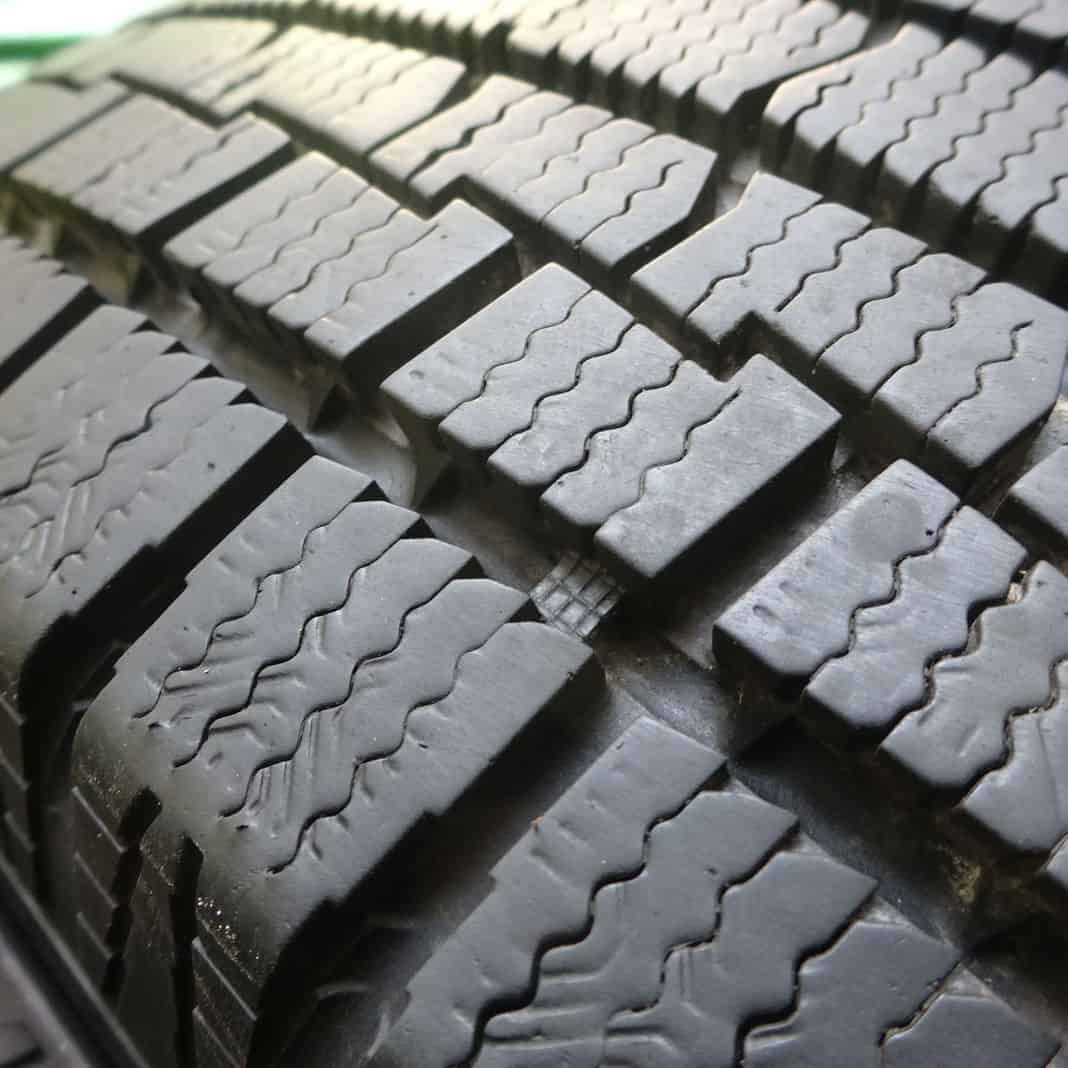  冬4本SET 会社宛 175 70 R 14 84 Q トーヨー ice アクア ヴィッツ カローラ シエンタ フィット ラティオ NO Z 3624 14インチ スタッドレス