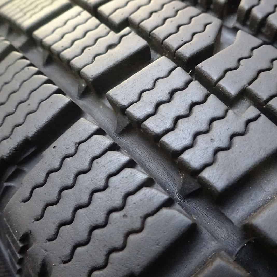 冬4本SET 会社宛 175 70 R 14 84 Q トーヨー ice アクア ヴィッツ カローラ シエンタ フィット ラティオ NO Z 3624