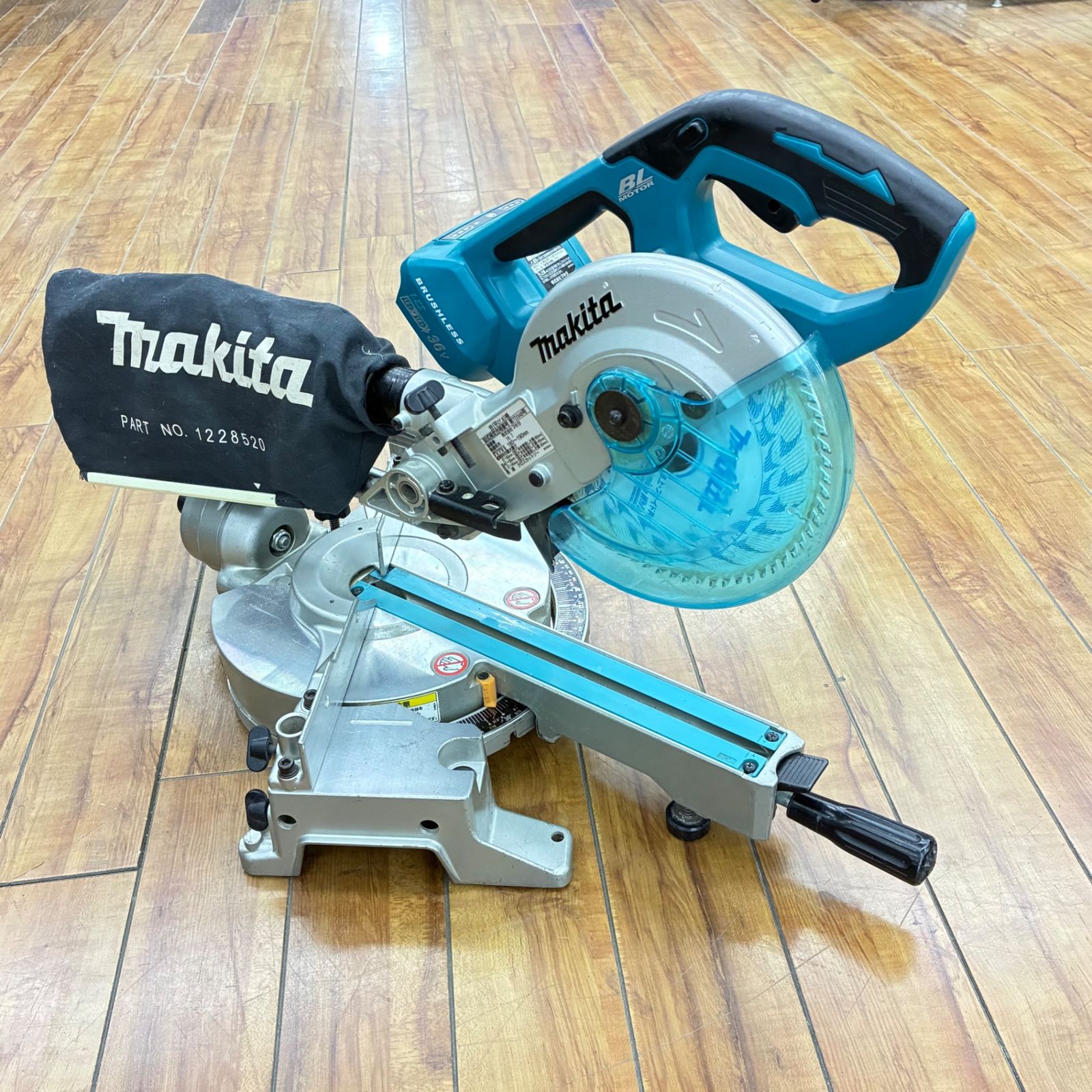 マキタ makita 18 V 36 Vコードレススライドマルノコ LS 714 DZ