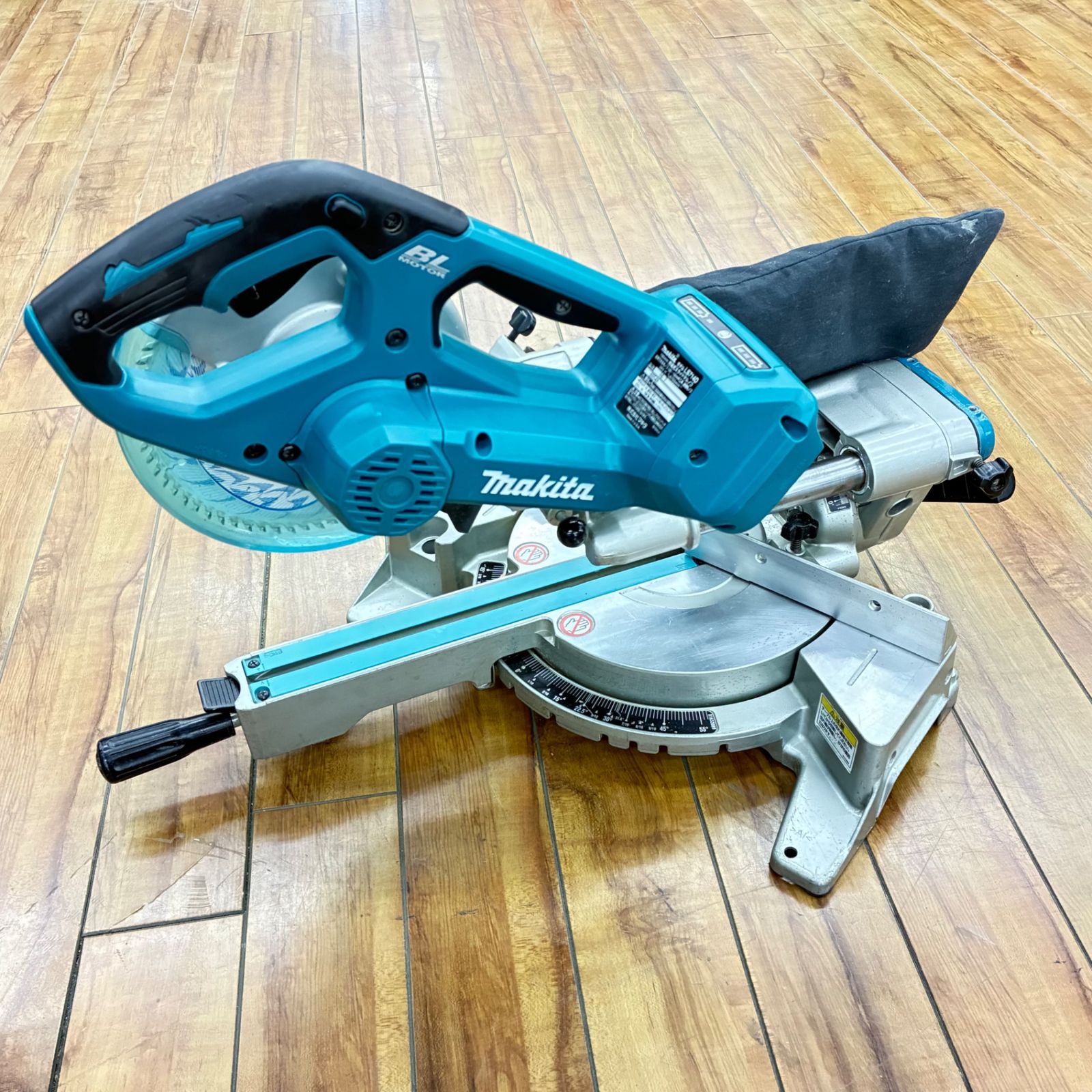 マキタ makita 18 V 36 Vコードレススライドマルノコ LS 714 DZ
