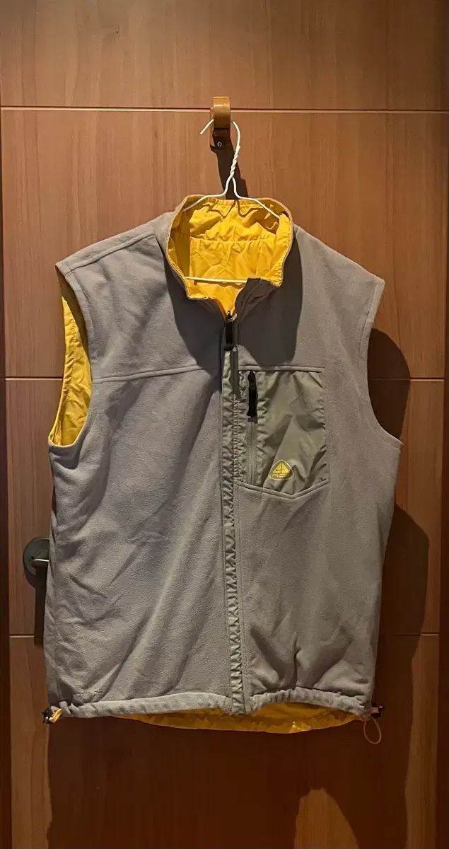 ナイキ ACG フリース ベスト グレー イェロー