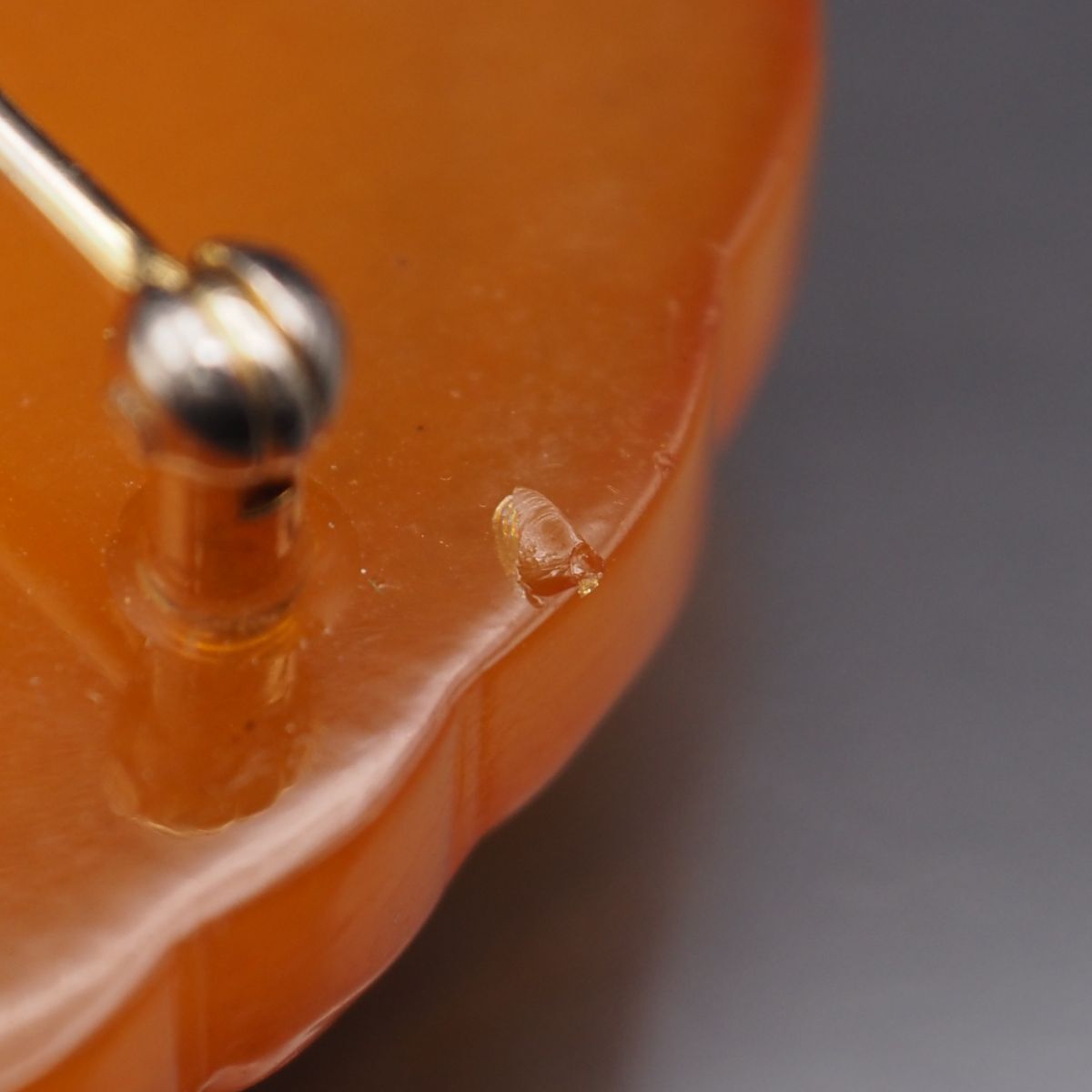 ブローチ 女性横顔