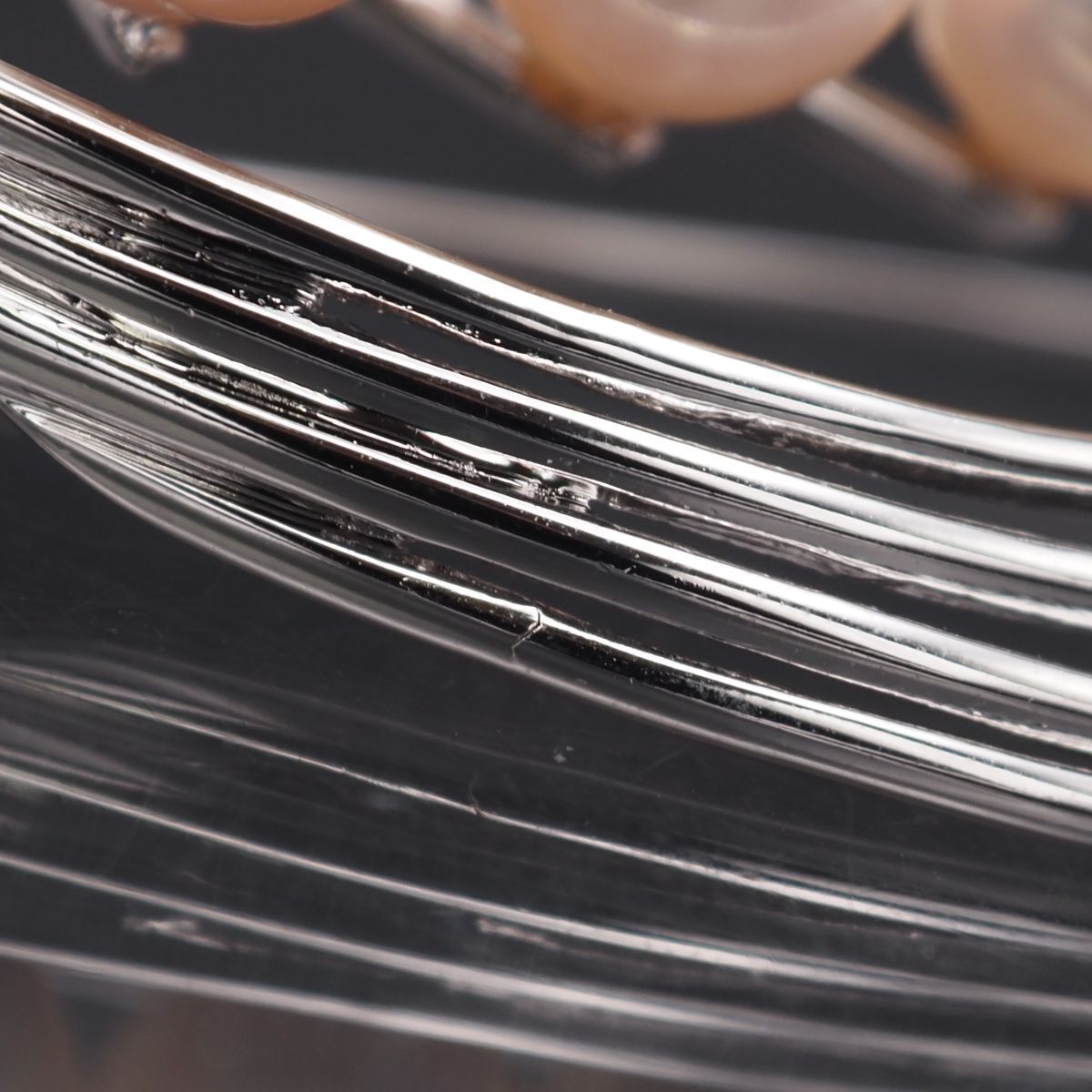 ブローチ デザイン