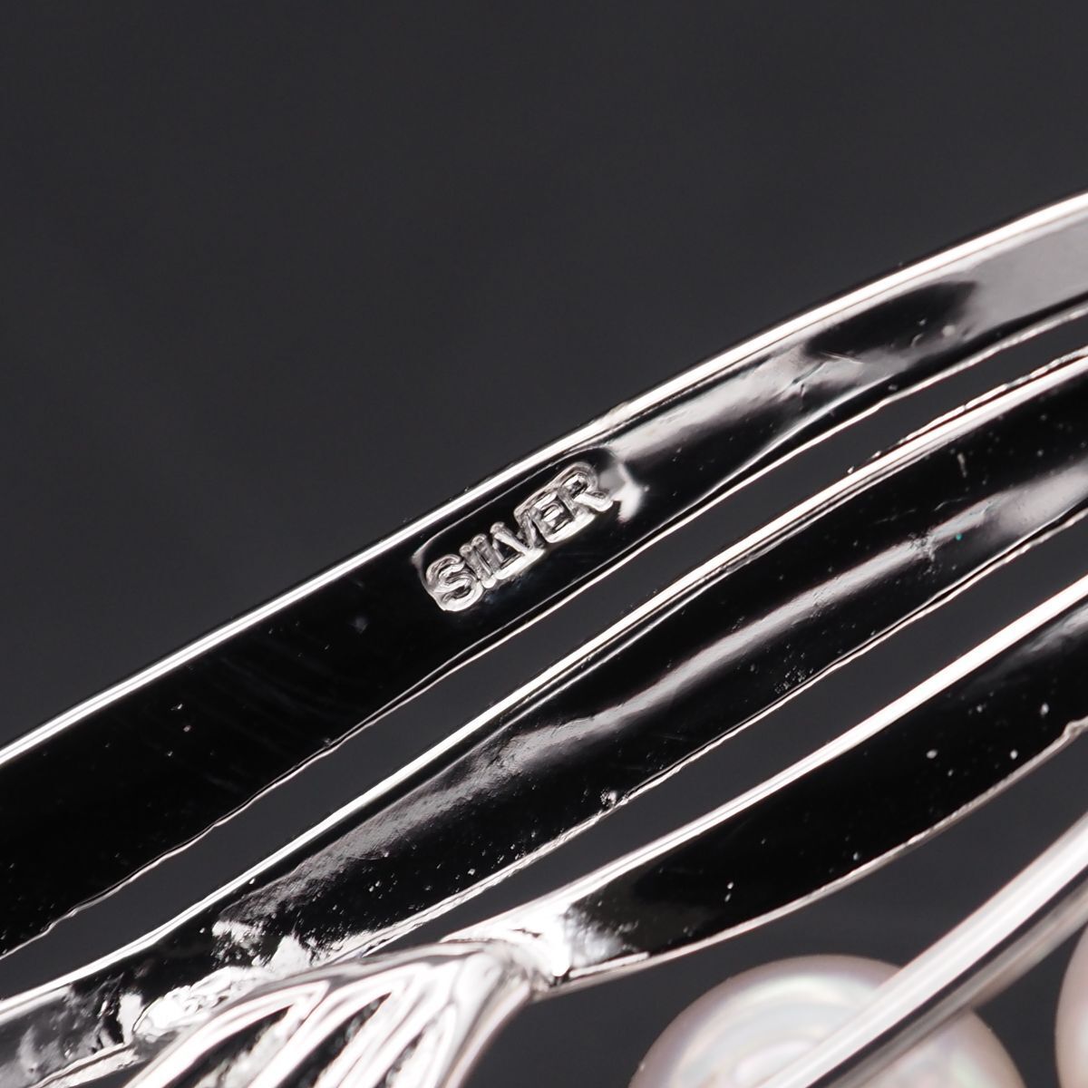  J 958 本真珠 6.8 mm 3珠 パール SILVER刻印 ブローチ デザイン シルバー コサージュ 誕生石 ブローチ コサージュ アクセサリー