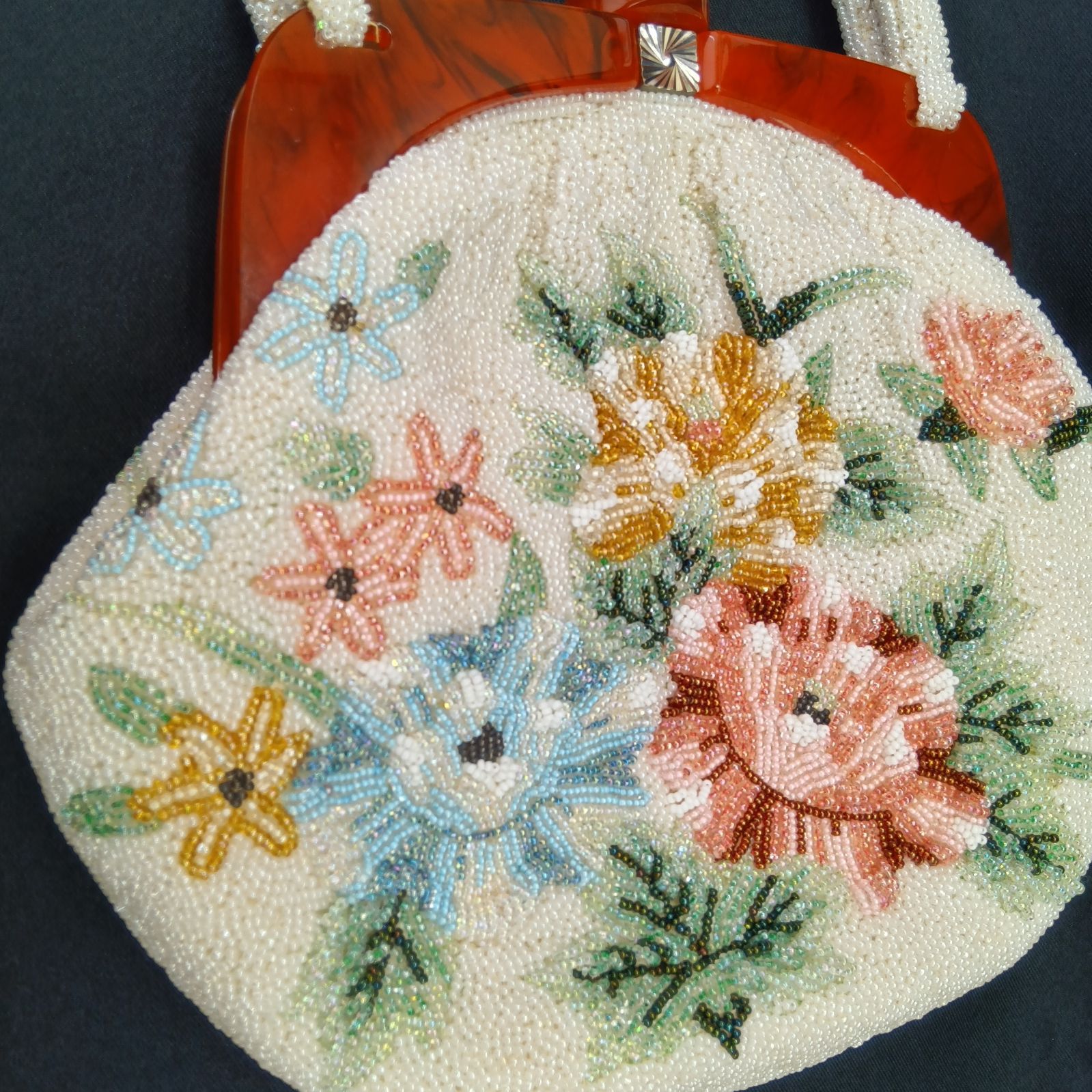  多少 昭和レトロ 総柄 ビーズ刺繍バッグ 豪華 花柄 ビーズ ハンドバッグ がま口 総ビーズ柄 パーティーバッグ 手提げバッグ 和装小物 洋装小物 着物 アイボリー ビーズバッグ 和装用バッグ 着物 浴衣