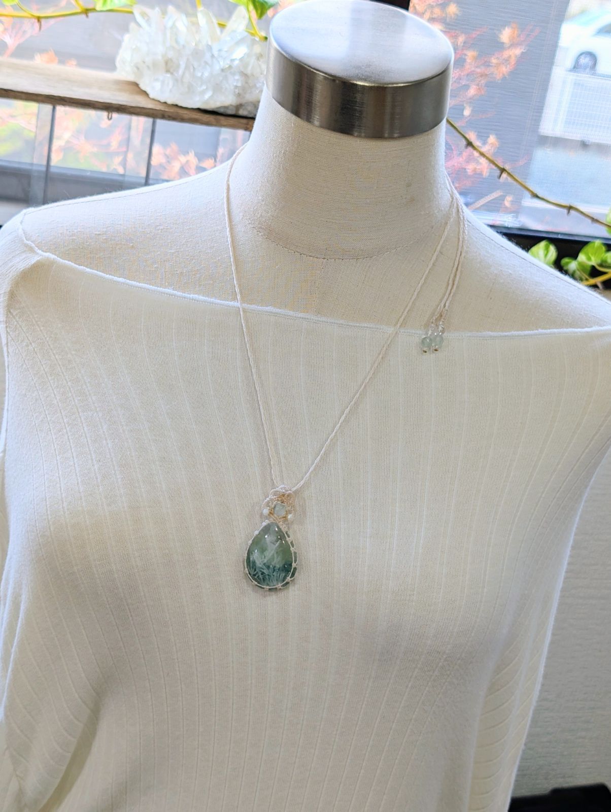 エンジェルフェザーインフローライト マクラメ編みネックレス