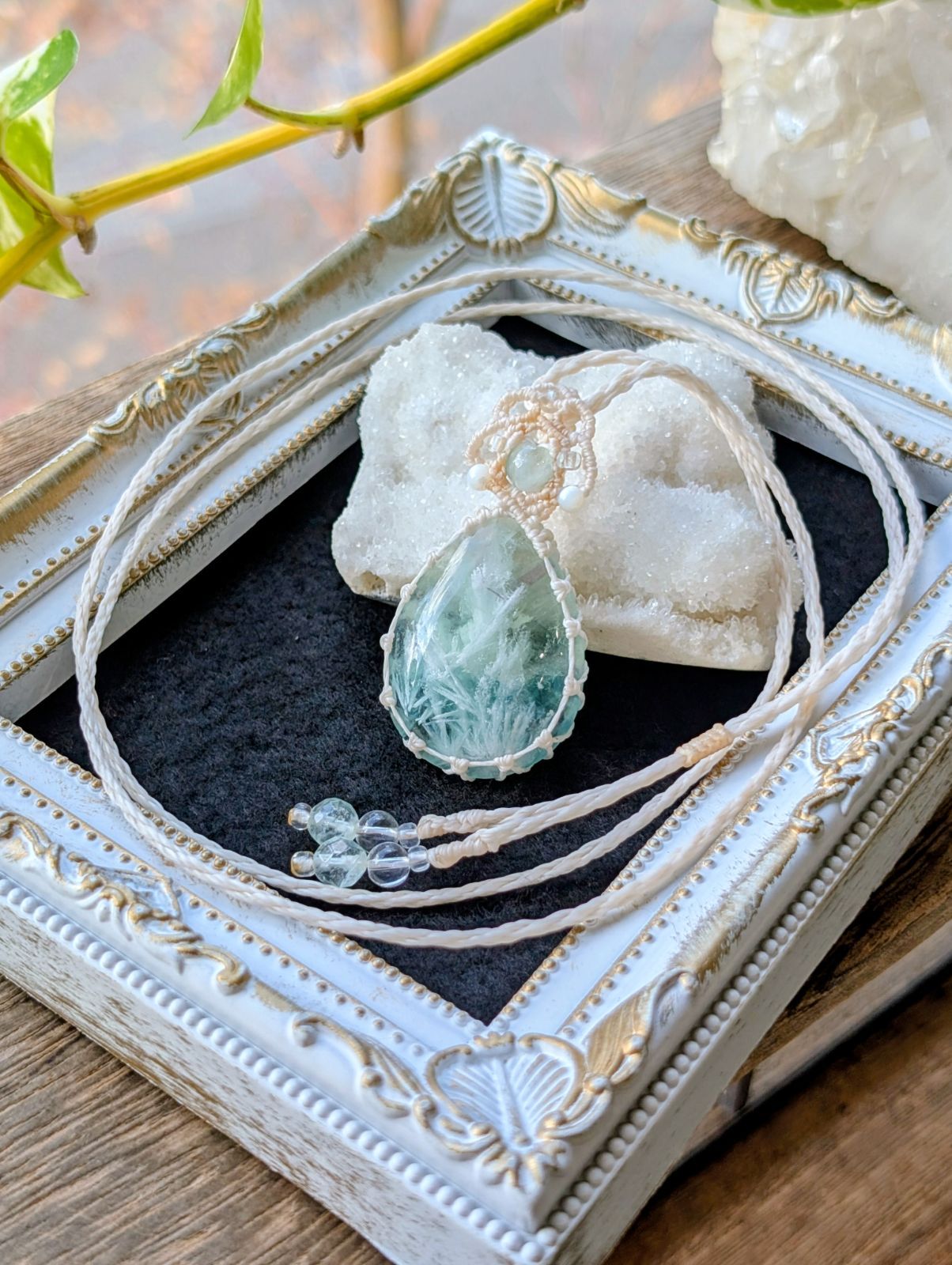 エンジェルフェザーインフローライト マクラメ編みネックレス 489 天然石ネックレス