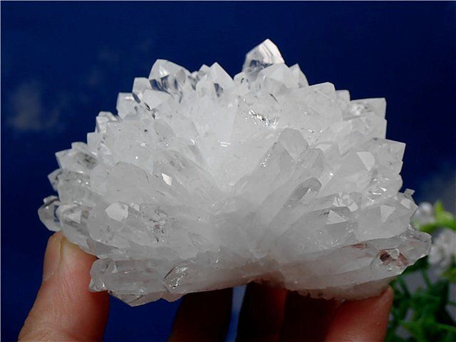 AAA級【入手困難】高透明度天然水晶クラスターYT6B6/180B181D - メルカリ