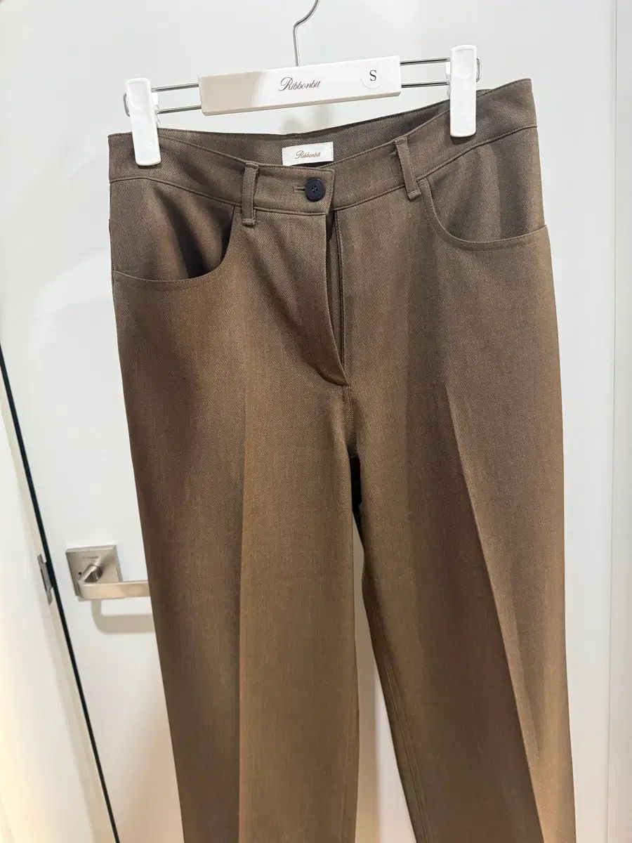 リーボン빛 Bunt Slacks Brown