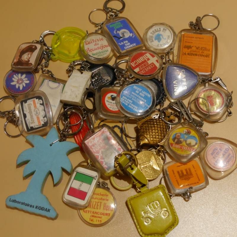 KE008【30個】まとめ フランス直輸入 フレンチキーホルダー ビンテージ