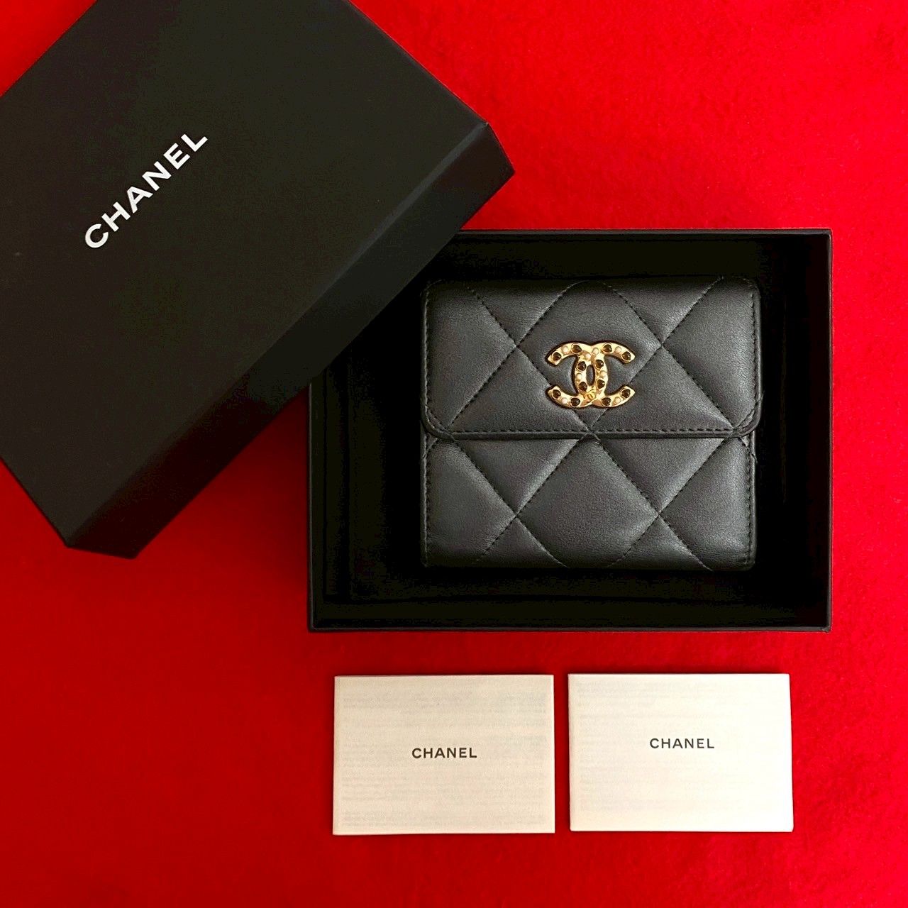 箱 袋付 シール有 CHANEL シャネル スモールフラップ ウォレット マトラッセ ラムスキン 三つ折り 財布 メタリックグレー 43859