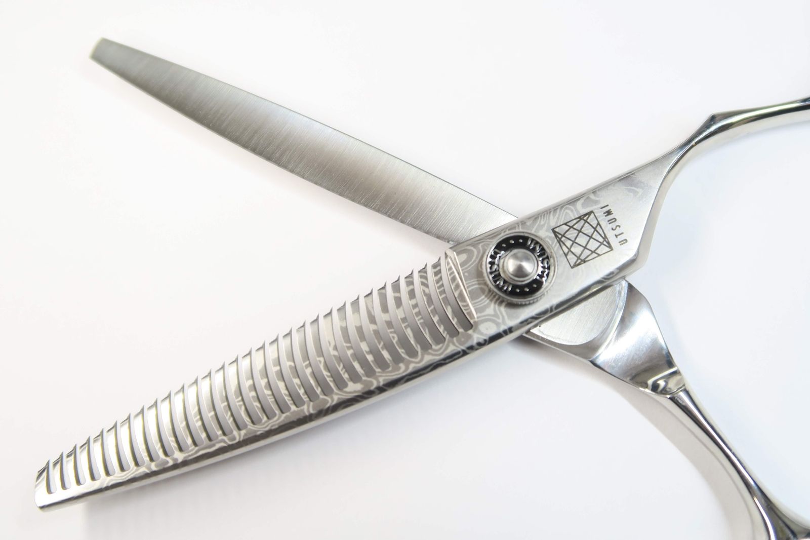 Bランク【UTSUMI ウツミ 内海】 MS224 セニング 美容師・理容師 6.0