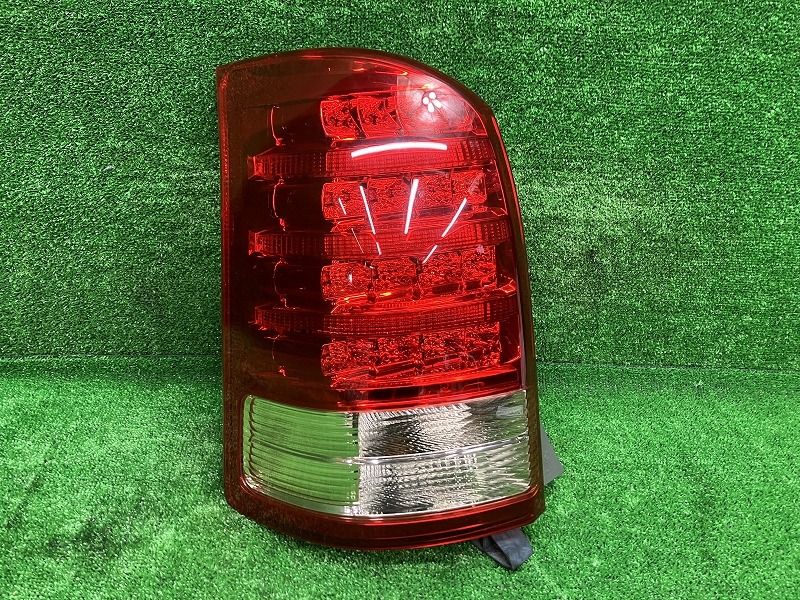 ウィッシュ ZGE20 テールランプセット ICHIKOH 68-19 ウィッシュ ZGE20 テールランプセット ICHIKOH 68-19 - メルカリ